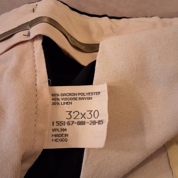 Haggar, Men's, 32 x 30, Black Pleated Front Dress Pants - Picture 2 of 9